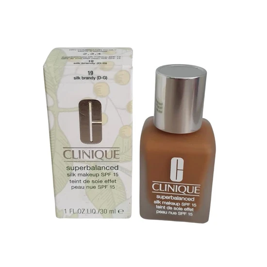Clinique Superbalanced Silk Makeup SPF 15