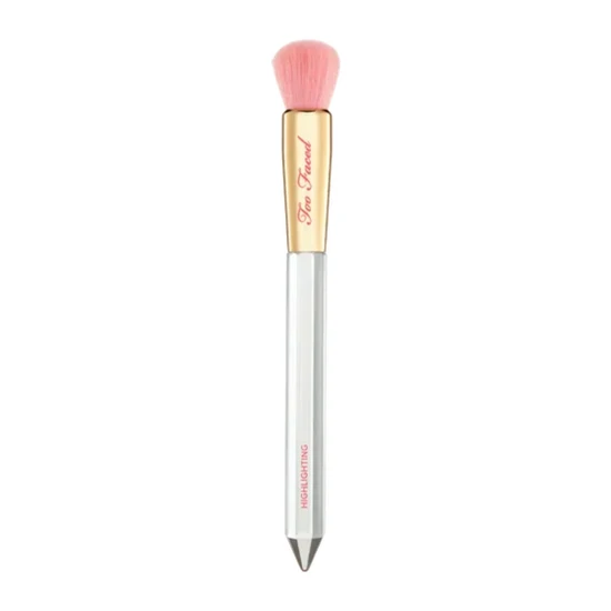 Too Faced Diamond Light Highlighting Brush