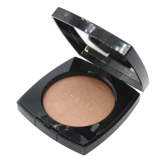 CHANEL Poudre Lumiere Highlighting Powder