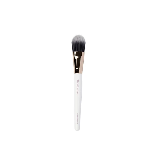 Brushworks Foundation Brush White & Gold
