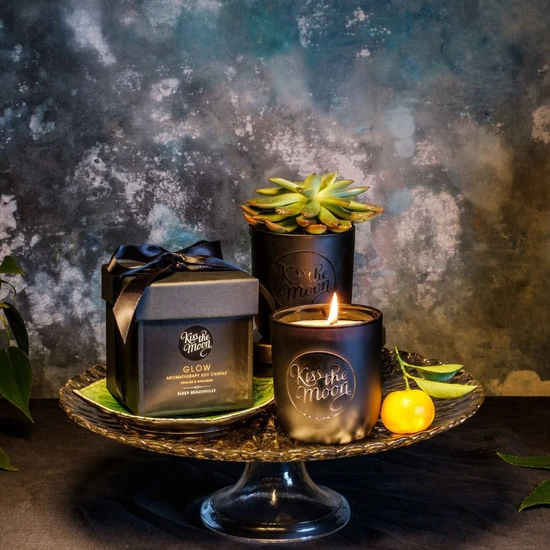 Kiss GLOW AROMATHERAPY SOY CANDLE