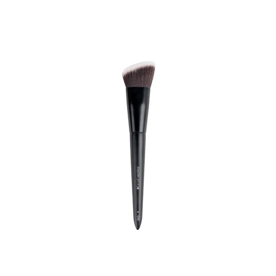 Brushworks No. 9 Angled Flat Top Foundation Buffing Brush