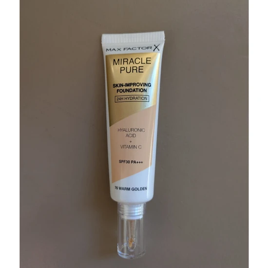 Max Factor Miracle Pure Skin Improving Foundation