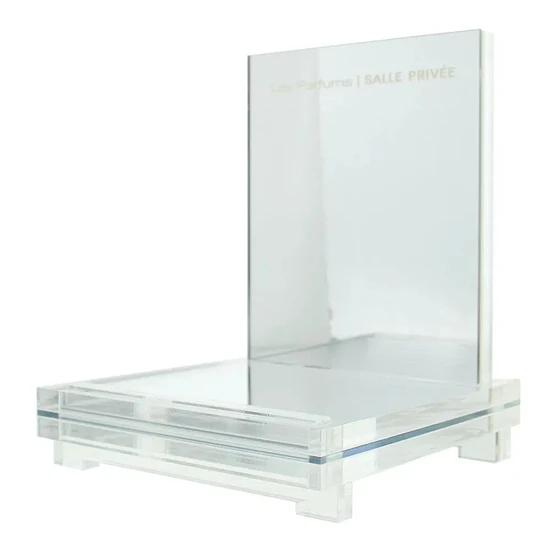 Salle Privee Glass Display