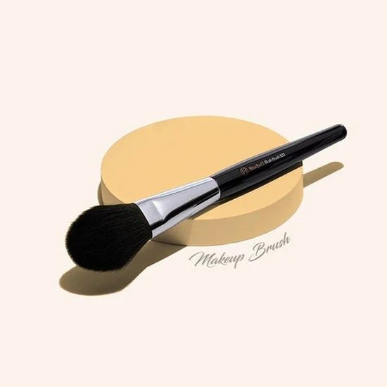 STUDIO17 Blush Brush