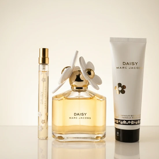 Marc Jacobs Daisy Eau De Toilette Gift Set