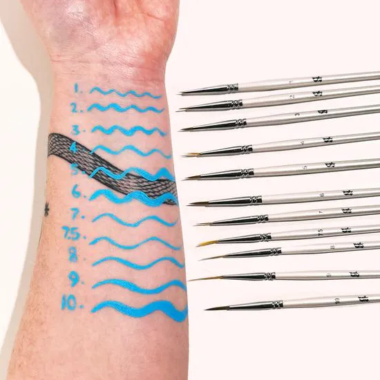 Glisten Cosmetics Liner Brush 1