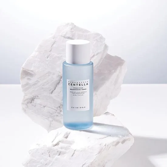 Skin1004 Madagascar Centella Hyalu-Cica Brightening Toner 210ml