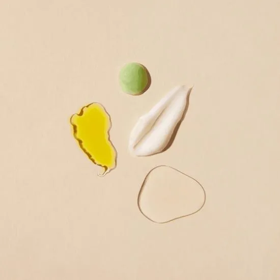 NAYA Everyday Essential Kit