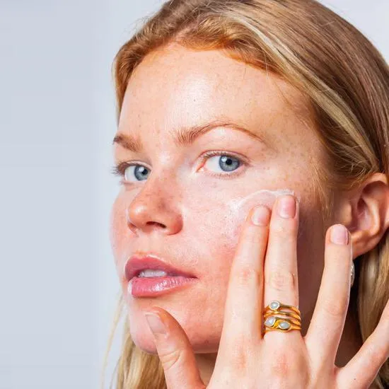 Hello Sunday The Illuminating One Glow Primer SPF 50