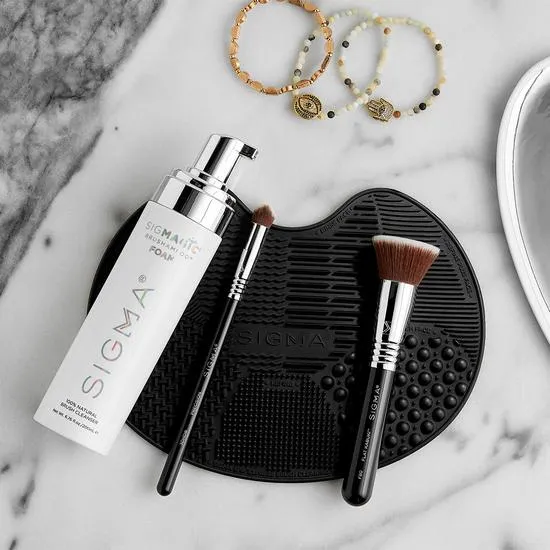 Sigma Beauty Spa Express Brush Cleaning Mat Black