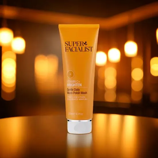 Super Facialist Vitamin C + Brighten Daily Gentle Micro Polish Wash 125ml