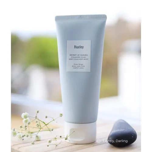 Huxley Cleansing Foam: Be Clean, Be Moist 100g
