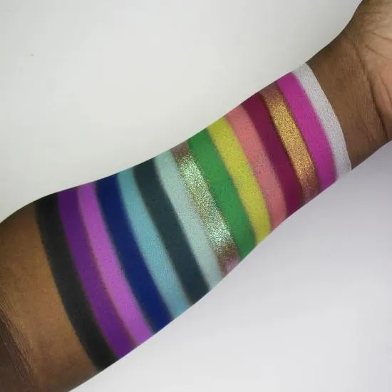 Glisten Cosmetics Lins X Blend Bunny Cosmetics Eyeshadow Palette