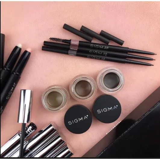 Sigma Beauty Define + Pose Brow Pomade Dark