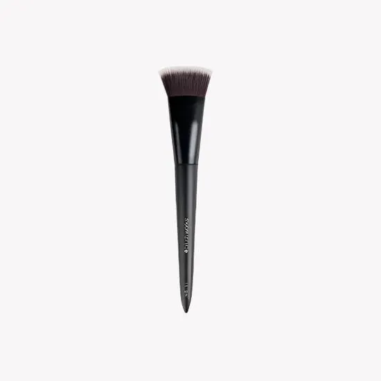 Brushworks No. 11 Flat Top Contour Brush