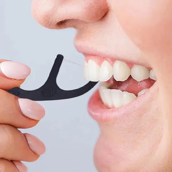 Spotlight Floss Picks For Whitening Teeth