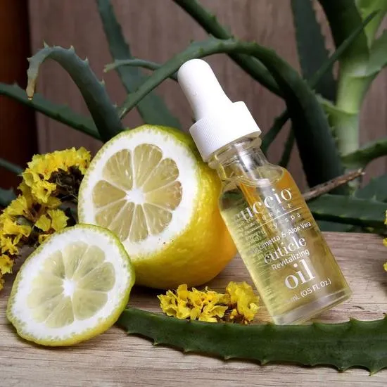 Cuccio Revitalising Nail & Cuticle Oil Complex White Limetta & Aloe Vera 15ml