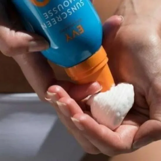 Evy Mousse SPF 50