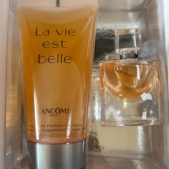 Lancôme La Vie Est Belle Gift Set 4ml Eau De Parfum + 50ml Shower Gel