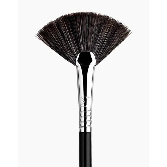 Sigma Beauty F42 Strobing Fan Brush