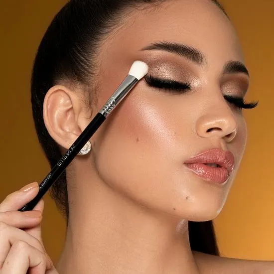 Sigma Beauty E28 Detail Buffer Brush