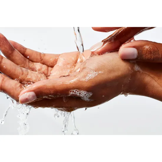 CND Scentsations Strawberry & Prosecco Wash 390ml