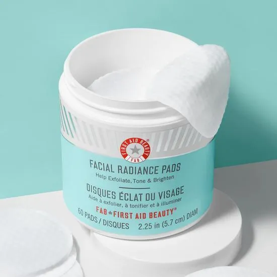 First Aid Beauty Facial Radiance Pads 28 Pads