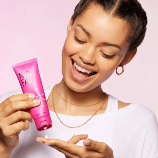 NIP+FAB Salicylic Fix Facial Scrub