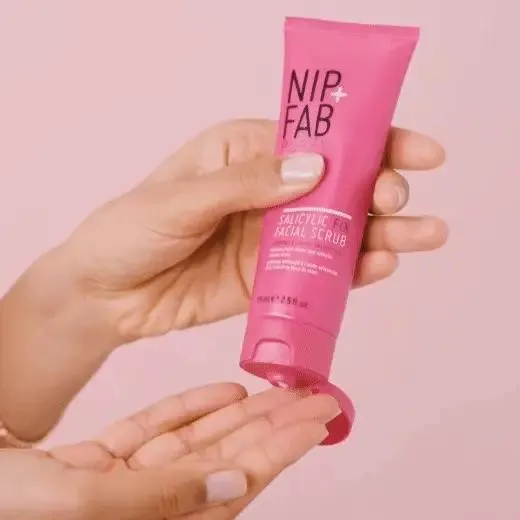 NIP+FAB Salicylic Fix Facial Scrub