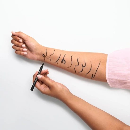 essence Tiny Tip Liner Waterproof 01 Deep Black
