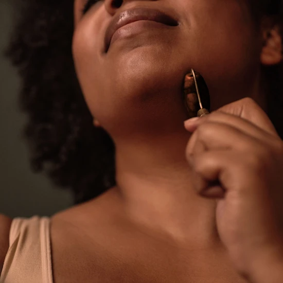 Dr Botanicals Tiger Eye Harmony & Balancing Facial Roller Gold Metal Handle