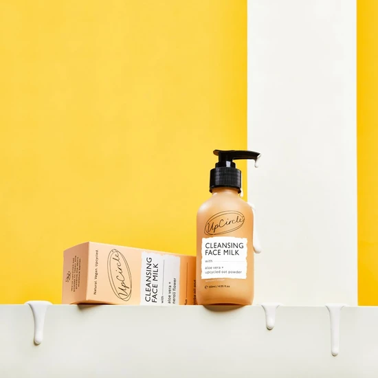 UpCircle Beauty Cleansing Face Milk With Aloe Vera + Upcycled Oat Powder 120ml