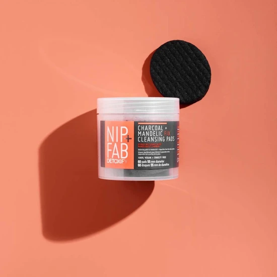 NIP+FAB Charcoal + Mandelic Acid Fix Daily Pads