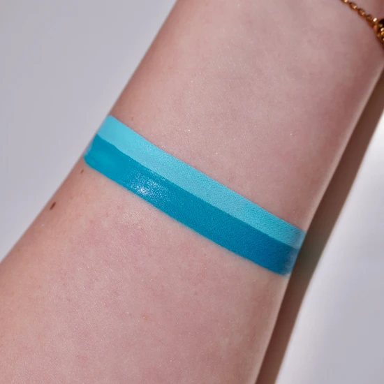 Glisten Cosmetics Blue Heaven (UV Turquoise) Split Liner Small