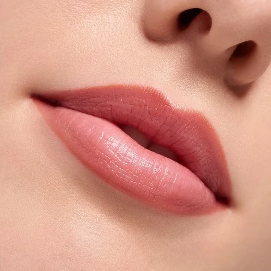 essence POUTline Soft Glide Lip Pencil 01 Like To Mauve It
