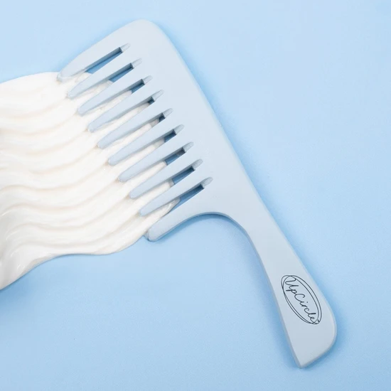 UpCircle Beauty Bamboo Wide Tooth Comb