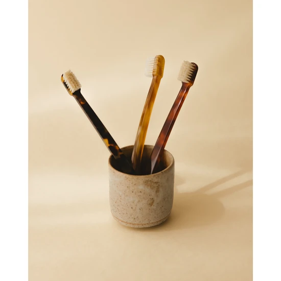 Laro Oral Care Koh-i-Noor Coccola Toothbrush Classic Tortoiseshell