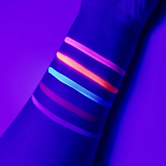 Glisten Cosmetics Vibrant UV Circle Split Liner Eyeliner