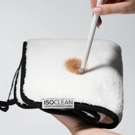 ISOCLEAN Spray Top Brush Cleaner & Mini Microfibre Towel 100ml Spray Top Brush Cleaner and Mini Microfibre Towel