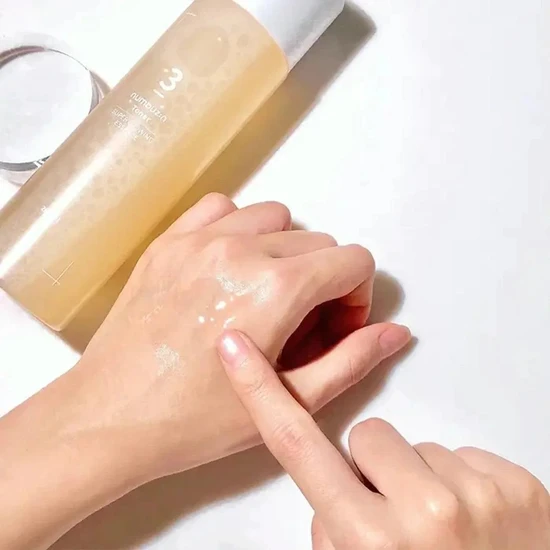 Numbuzin No. 3 Super Glowing Essence Toner 200ml