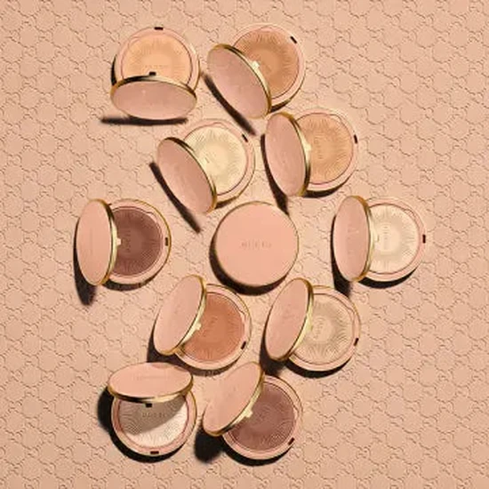 Gucci Matte Face Powder Blurring Mattifying #03