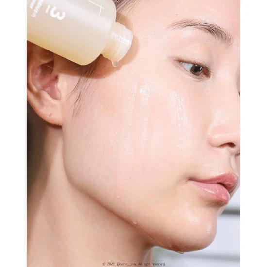 Numbuzin No. 3 Super Glowing Essence Toner 200ml