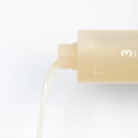 Numbuzin No. 3 Super Glowing Essence Toner 200ml