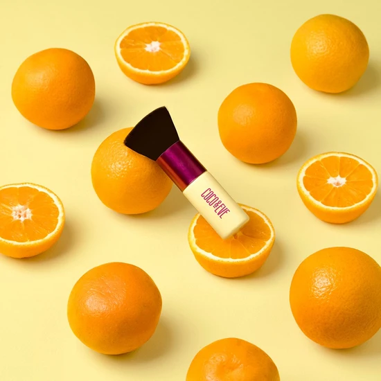 Coco & Eve Sunny Honey Deluxe Vegan Kabuki Brush