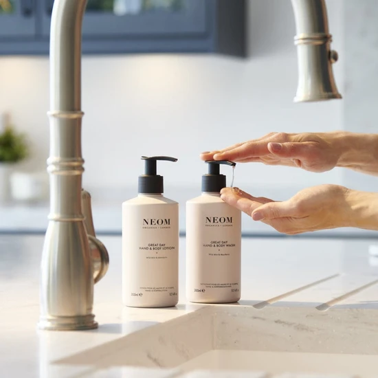 Neom Organics Wild Mint & Mandarin Great Day Body & Hand Lotion 300ml