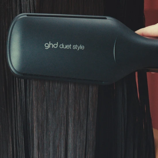 ghd Duet Style Festive Gift Set 2-in-1 Hot Air Styler with Paddle Brush