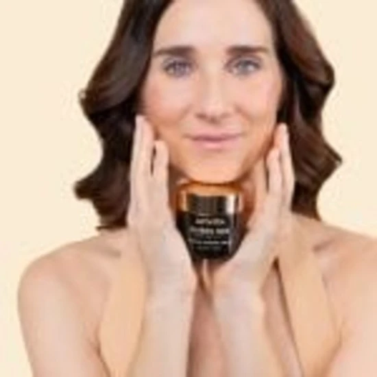 APIVITA Queen Bee Longevity 12 Youth Markers Silky Light Cream 50ml