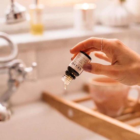 Neom Organics Scent To De Stress Essential Oil Blend 10ml