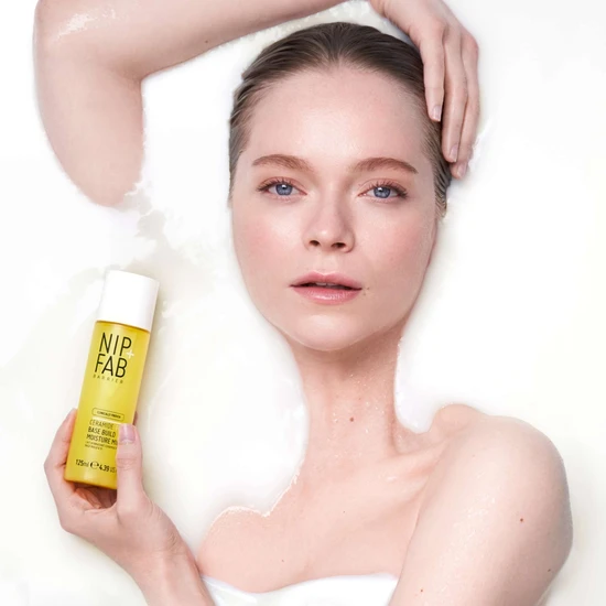 NIP+FAB Ceramide Fix Base Build Moisture Milk 8% 125ml